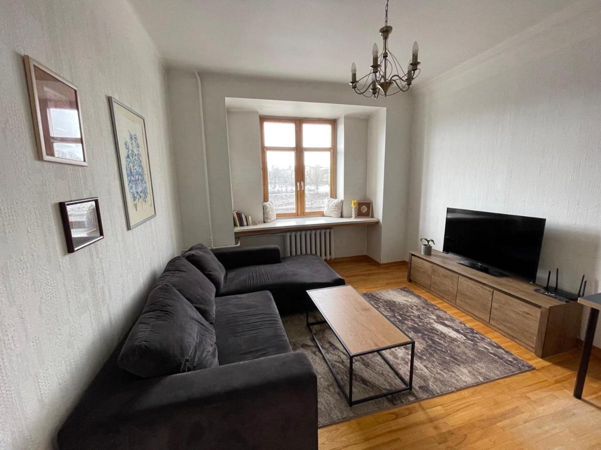 A Cozy Apartment With A Wonderful View Of The River In The Old Town Of فيلنيوس المظهر الخارجي الصورة