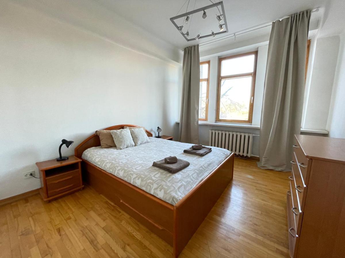 A Cozy Apartment With A Wonderful View Of The River In The Old Town Of فيلنيوس المظهر الخارجي الصورة